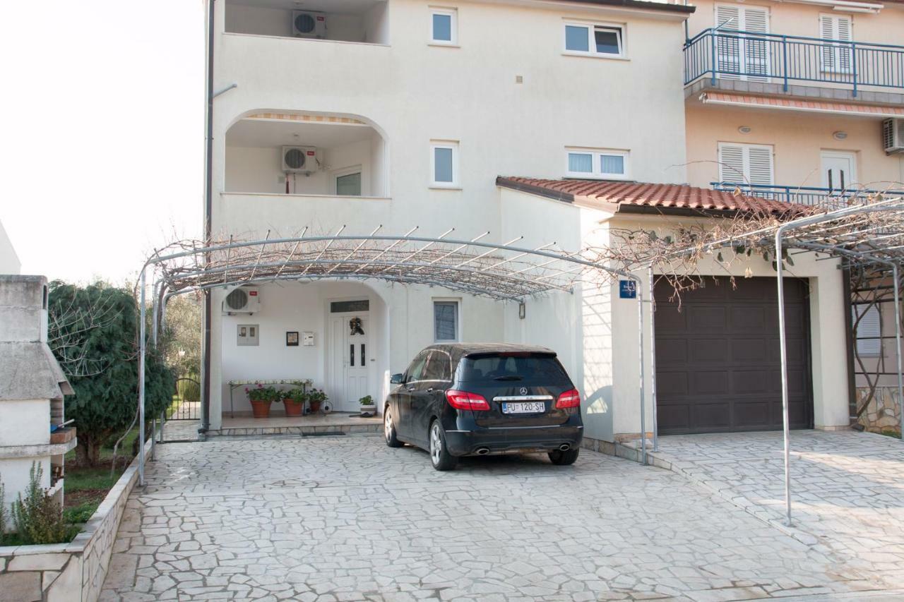 Apartments Filip Fažana Exterior foto